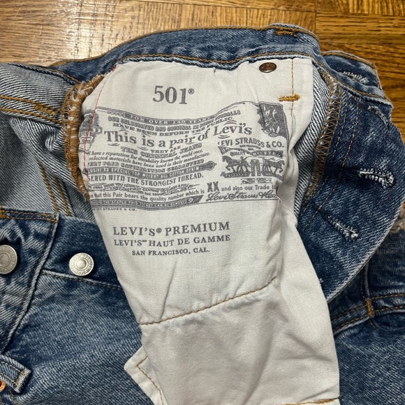 Levi’s - Picture 6 of 7